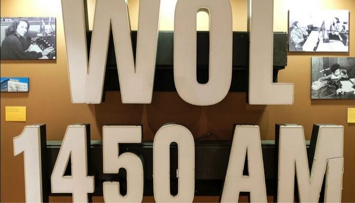 WOL AM Old Sign