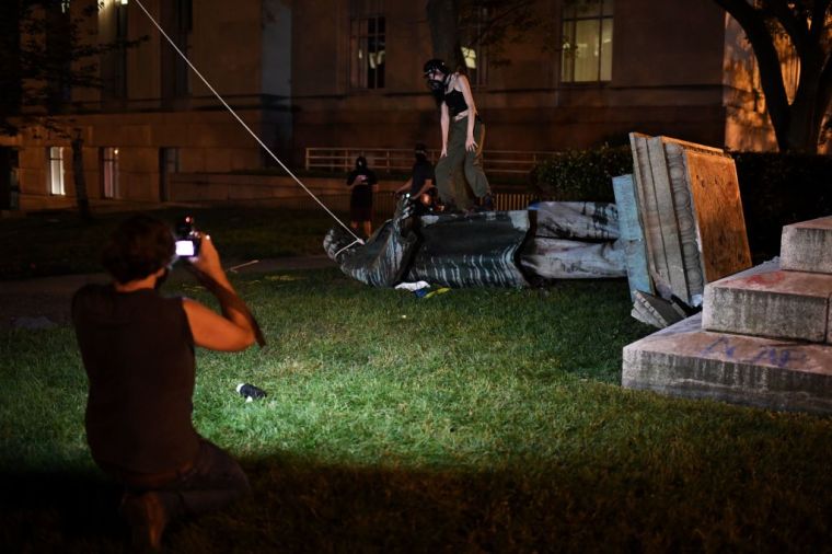 US-POLITICS-RACISM-STATUE-UNREST