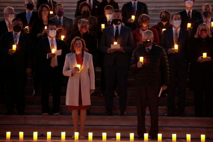 Congressional Moment Of Silence Held For 800,000 American Lives Lost To COVID-19