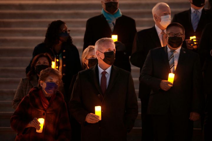 Congressional Moment Of Silence Held For 800,000 American Lives Lost To COVID-19