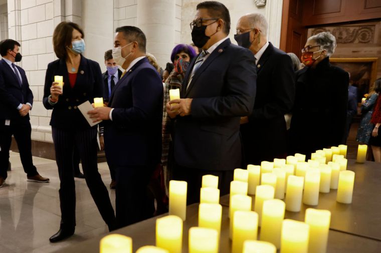 Congressional Moment Of Silence Held For 800,000 American Lives Lost To COVID-19