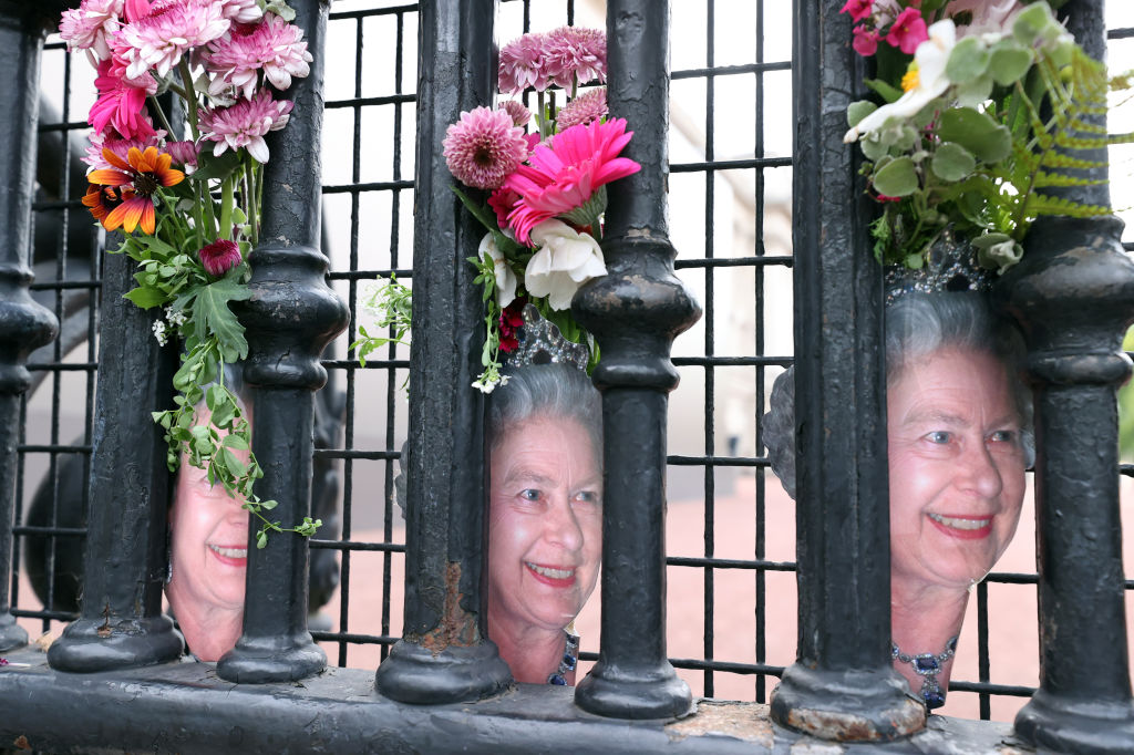 London prepares for Queen's funeral