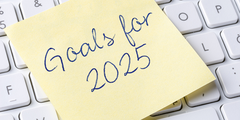 Sticky note on a keyboard - Goals for 2025