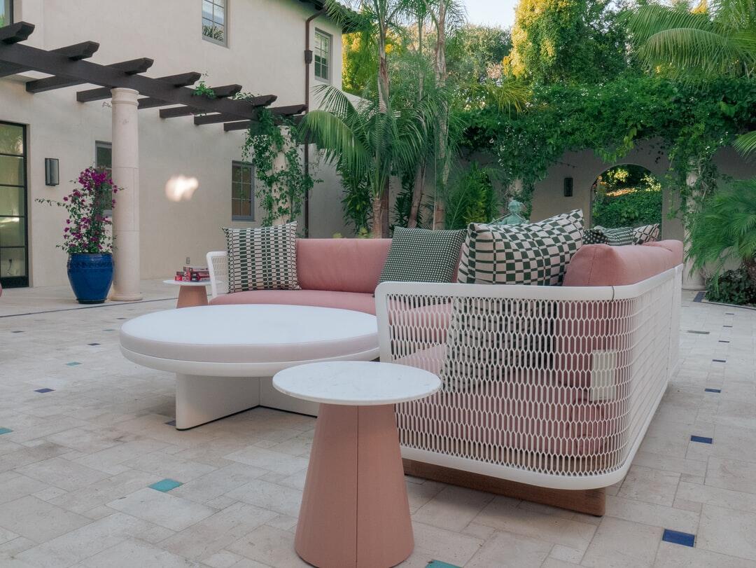 Modern ideas for custom outdoor living spaces you need to see